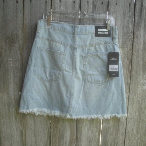 NEW Dr. Denim Skirt Size Large high rise denim with raw hem in light wash blue - Picture 3 of 5